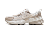 V2K Run WMNS"Sail Sand Drift" HV3917 133