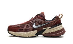 V2K Run WMNS"Red Sepia Dark Pony" FN6703 201