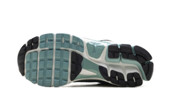 Air Zoom Vomero 5 WMNS"Cannon" HF1877 101