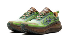 Vomero Plus WMNS"Doernbecher" IO7687 921