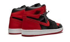 1 Retro Mid "2001 - Bred" 136066 061